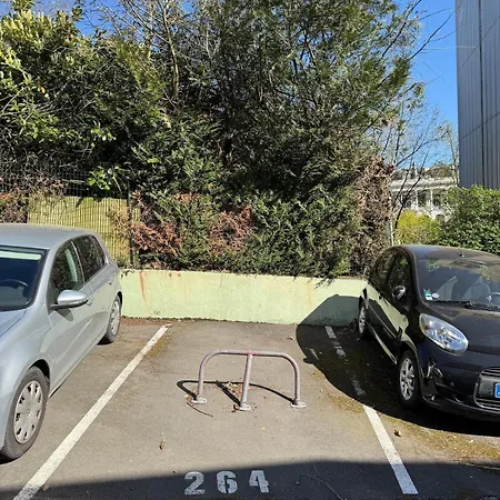 Lumineux Avec Parking - 3 Personnes - Face Aux Thermes Royat